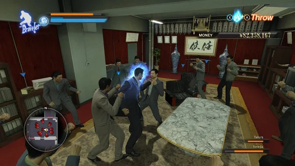 Kiryu fighting lots of guys